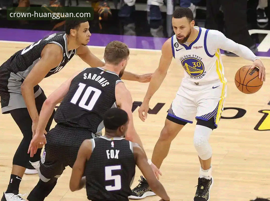 团队协作与个人英雄主义：一场NBA常规赛的深度战术解析
